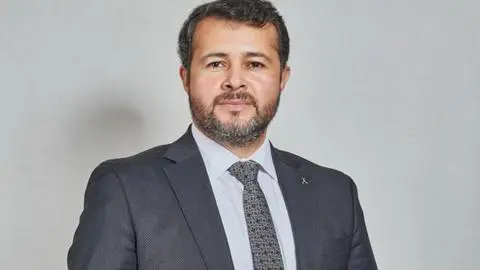 Funcionario municipal mordió y arrancó parte de la oreja del alcalde de Melipeuco durante actividad de Fiestas Patrias