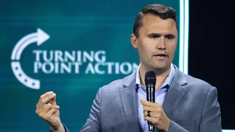 Muere Charlie Kirk, activista conservador que fue baleado durante evento en universidad de Utah