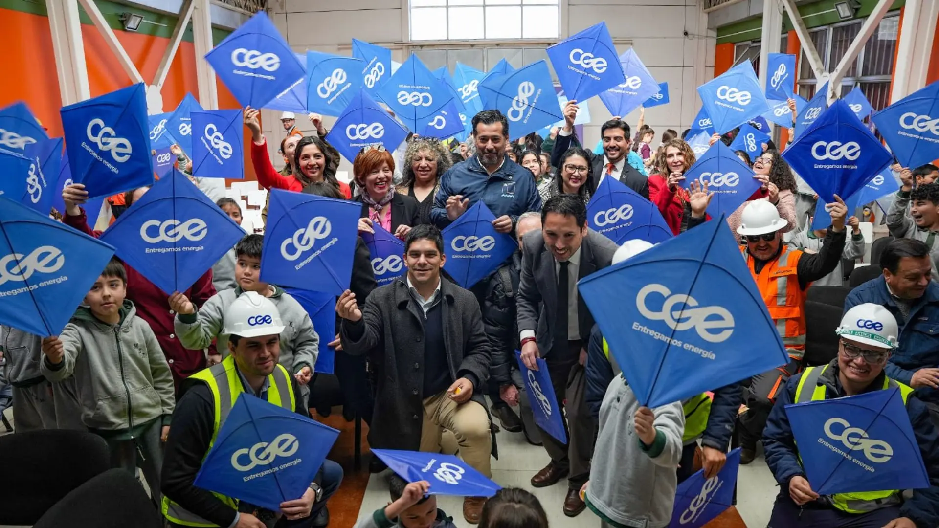 ¿Cómo elevar un volantín en forma segura? CGE lanza campaña para evitar accidentes con las redes eléctricas en Fiestas Patrias