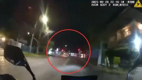 VIDEO | Chocaron con una micro y un servicentro: Dos delincuentes mueren en medio de persecución policial en Providencia