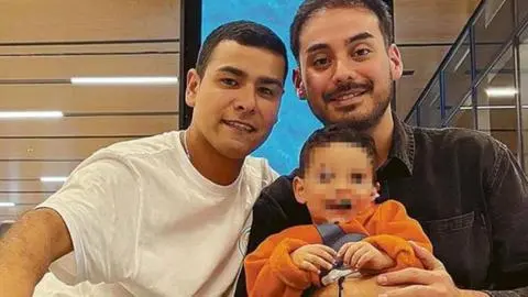 Por primera vez en Chile: Matrimonio homoparental adoptó un niño en Valparaíso