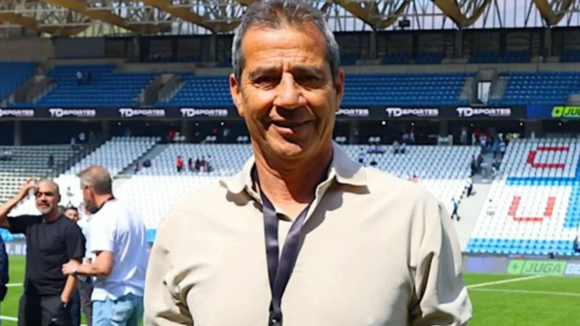 Repudio en redes sociales tras portada de LUN que muestra momento del infarto de Patricio Toledo