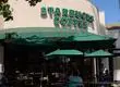 La crisis de Starbucks que lleva a cerrar al menos 400 locales en Estados Unidos