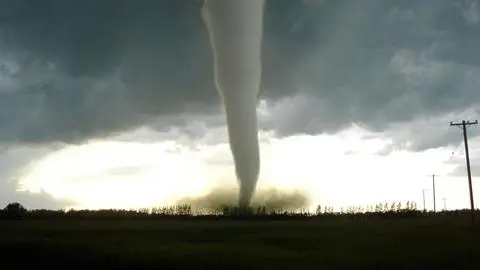 Tres provincias del Biobío y La Araucanía bajo riesgo de tornados por fenómeno meteorológico