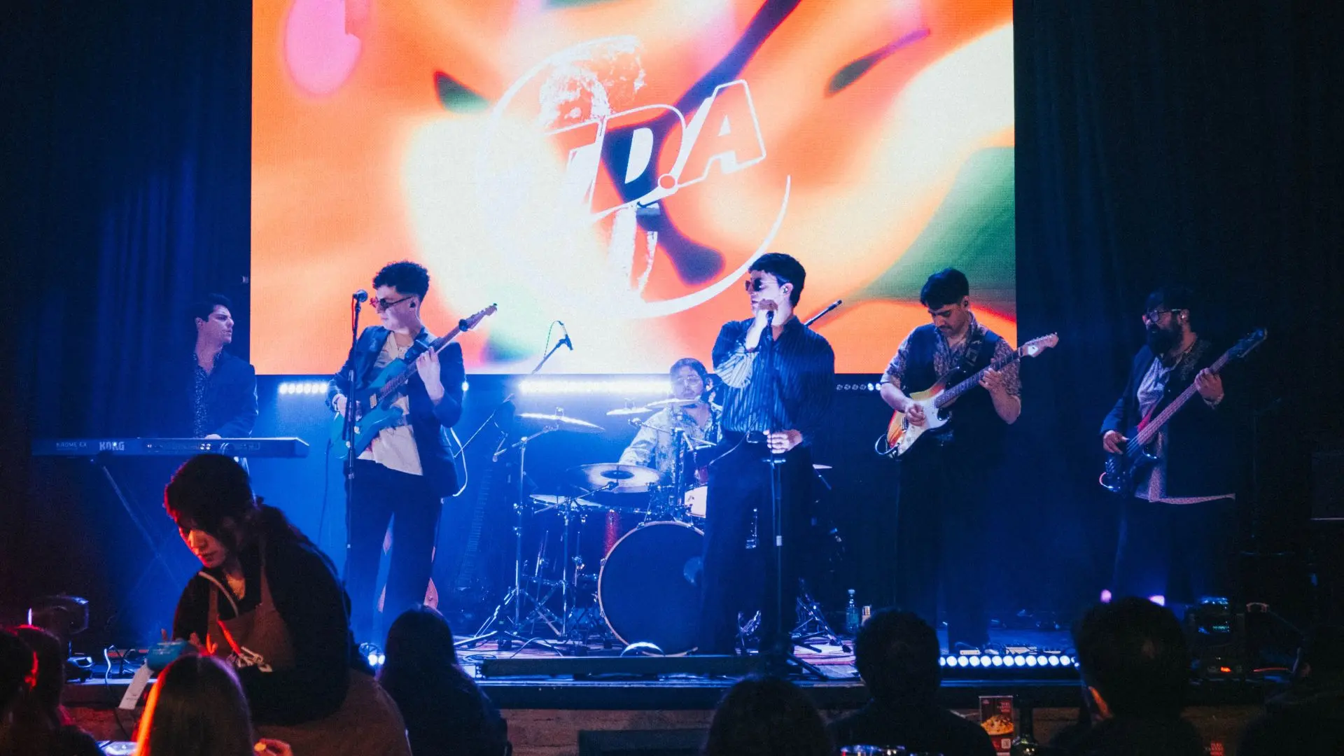 T.D.A no se guardó nada en lanzamiento en vivo de su disco ‘Fuera de Serie’ en Teatro Lihuén