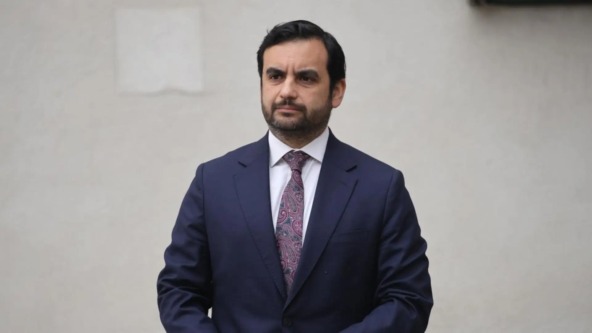 “Cárcel o fusilamiento”: Gobierno se querella por amenazas de muerte contra el ministro de Justicia