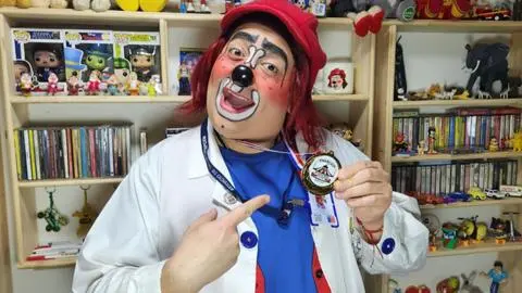 Dr. Clown cumple 8 años de payasadas y es reconocido por su aporte al Circo Tradicional y la humanización de la salud