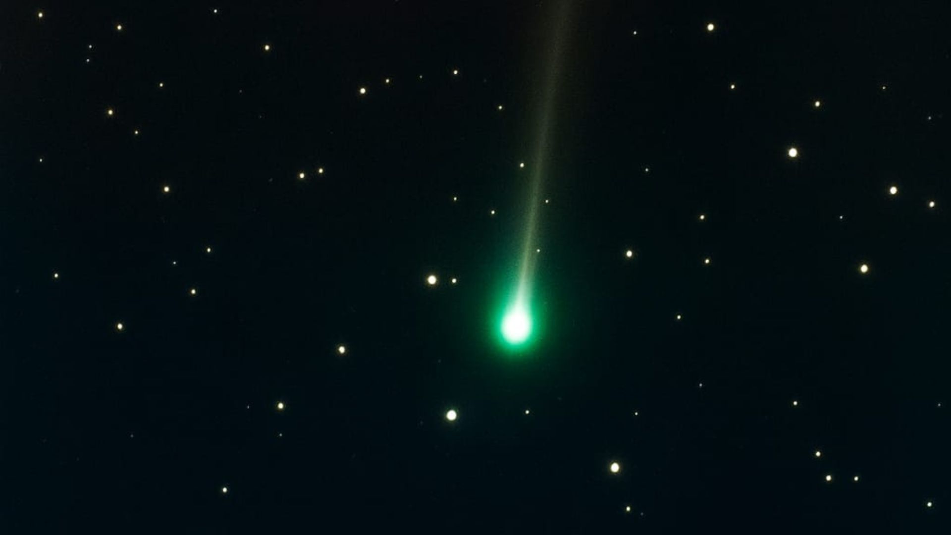 Cuándo y cómo ver desde el Biobío el cometa C/2025 R2 Swan: Volverá a pasar en 22 mil años