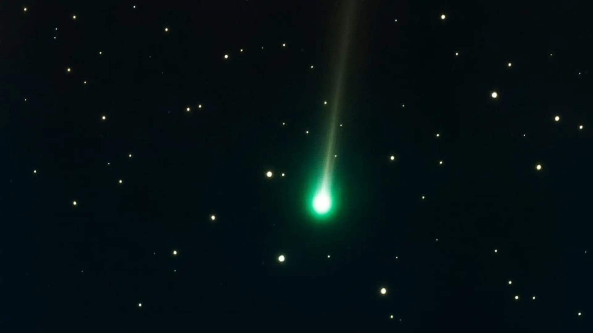 Cuándo y cómo ver desde el Biobío el cometa C/2025 R2 Swan: Volverá a pasar en 22 mil años