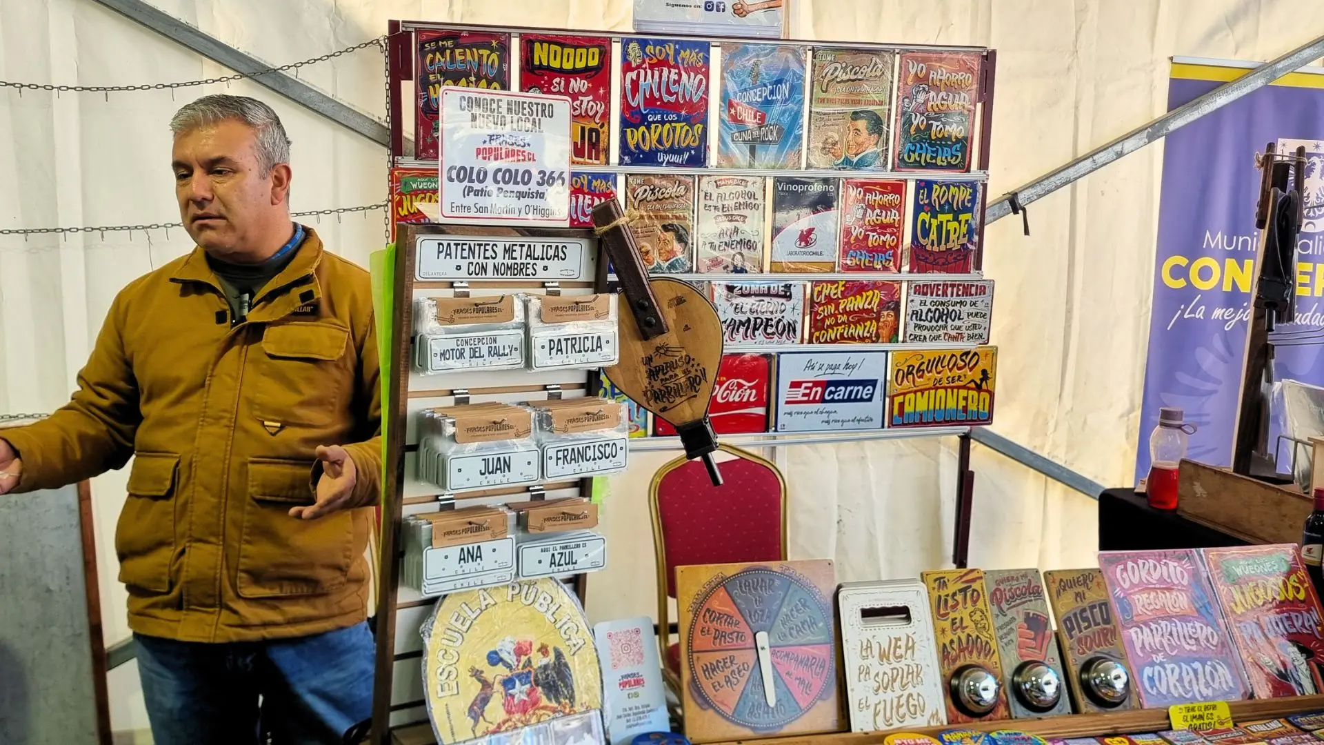Emprendedor penquista crea patentes metálicas para pilotos del Rally Biobío