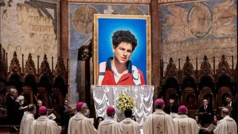 Carlo Acutis se convierte en el primer “santo millennial” tras canonización del Papa