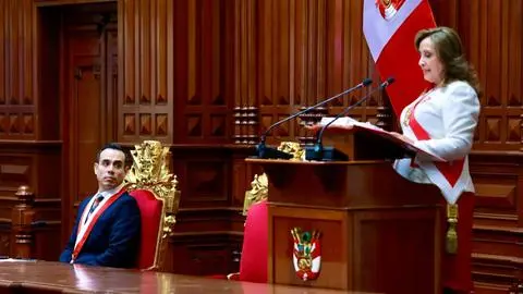 Perú vive nueva crisis política: Congreso destituye a presidenta Dina Boluarte