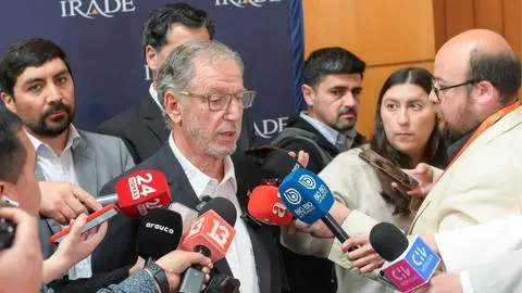 Biministro de Energía y Economía anuncia doble reducción por sobrepago de la luz: “En el Biobío la rebaja va a ser superior que a nivel nacional”