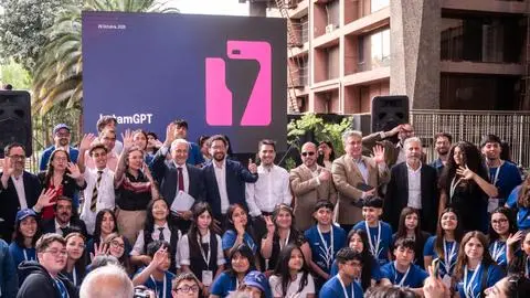 Lanzan Copuchat en Chile: Plataforma colaborativa para crear IA con identidad latinoamericana