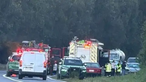 Chocaron de frente con una camioneta: Madre muere y su hijo de 12 años resulta herido tras grave accidente en ruta de Melipilla