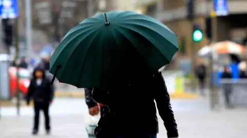 Sistema frontal alcanzaría al Biobío con viento de 40 km/h: Pronostican precipitaciones en estas comunas el lunes