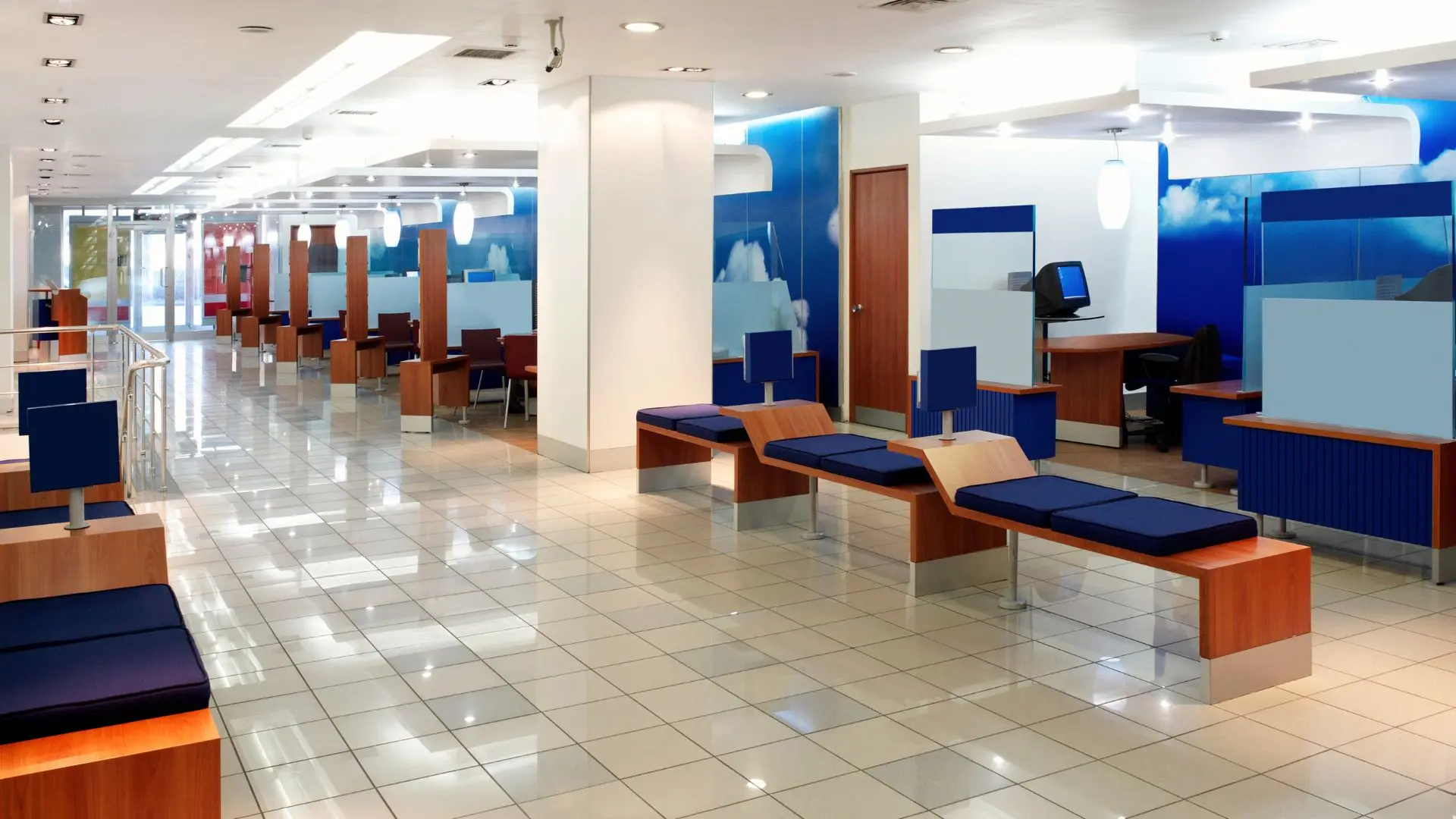 Nuevo banco comienza a operar en Chile: es el primero que llega al país en 10 años