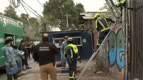 Habría entrado a robar: Encuentran a un hombre baleado en el techo de una distribuidora de gas en Quilicura