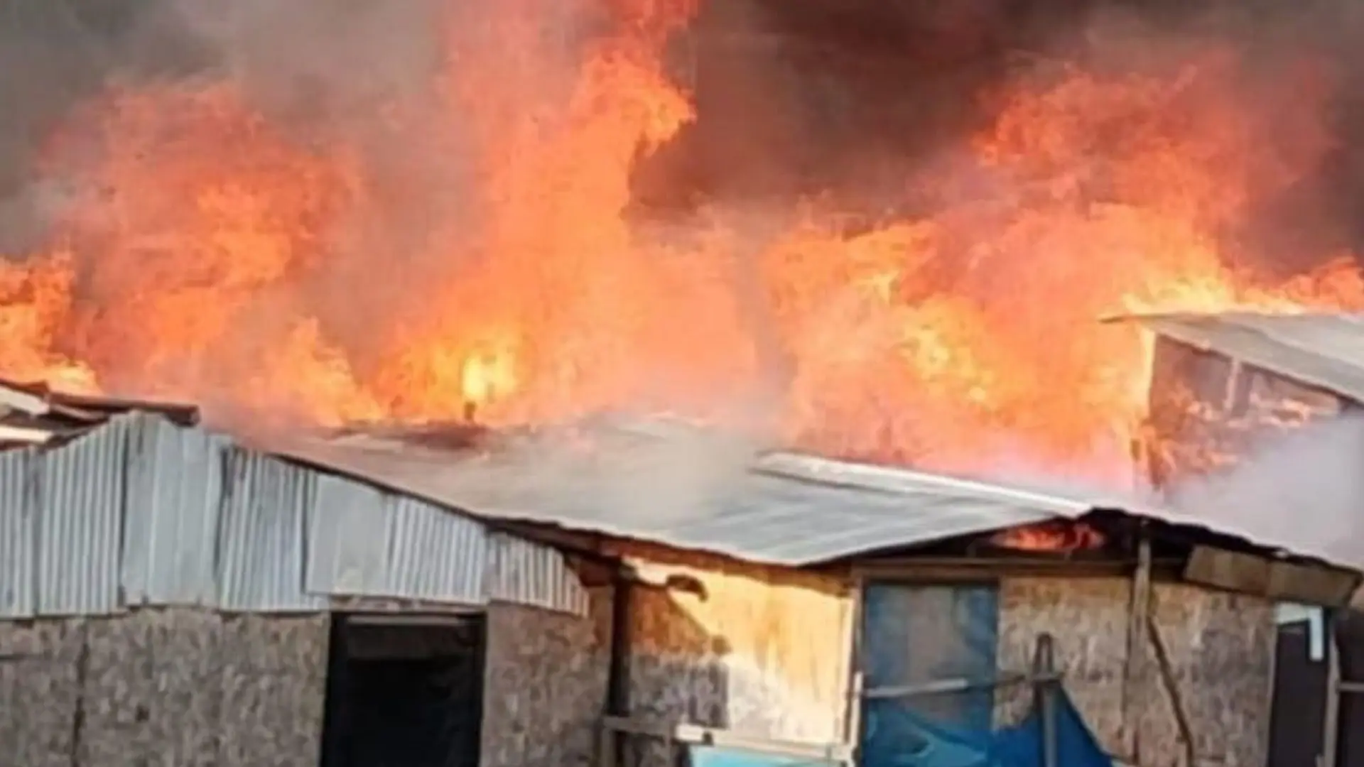 Incendio afectó a toma “Dignidad” en La Florida en medio de desalojo