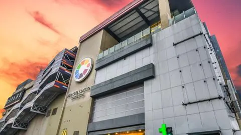 Mall del Centro Concepción implementa fácil e innovador sistema de estacionamiento sin ticket: así funciona el pago con la app Copec