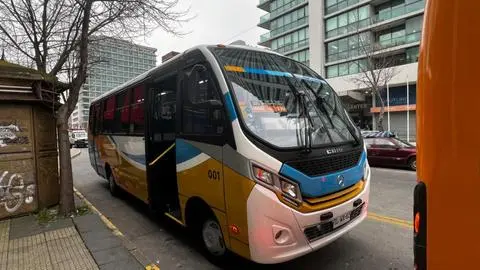 Santa Juana busca aumentar cantidad y recorridos de buses en la comuna