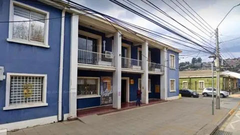 Anuncian la desvinculación de 7 funcionarios municipales de Lota tras salir del país con licencia médica