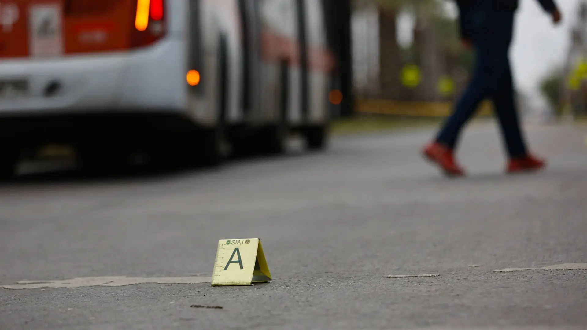 Ataque directo: bajan de un auto y disparan contra un hombre en plena vía pública en La Reina