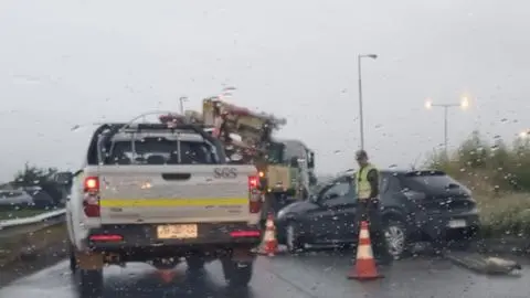 Colisión en la rotonda Peñuelas de Hualpén moviliza a Bomberos de la comuna