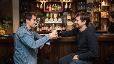 La expansión de Bar Callejón en Concepción y Santiago en los diez años del ‘Manténgase Fuerte’