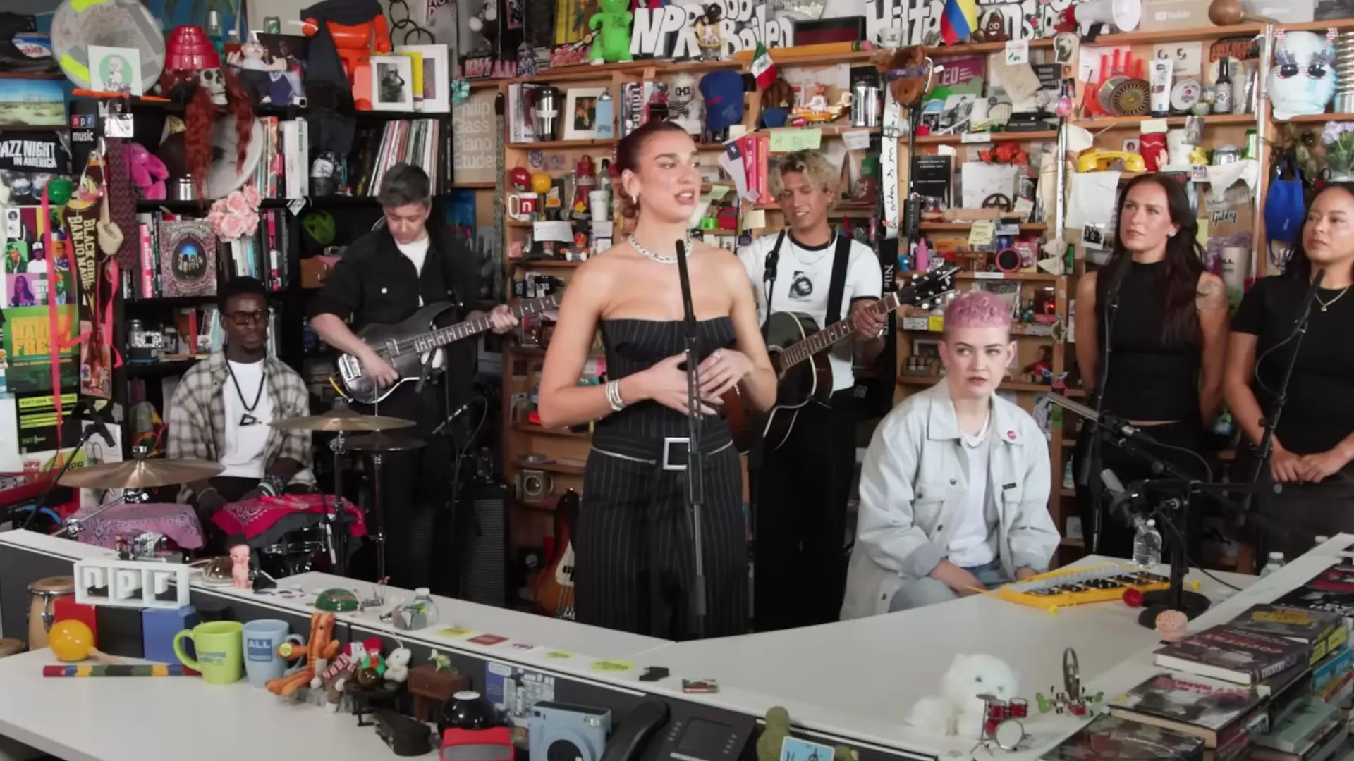 Cómo nació el Tiny Desk: la presentación improvisada que cambió la forma de escuchar música
