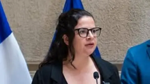 Disputa política por el caso Nabila Rifo: oposición pide la salida de Ministra Orellana