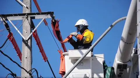 Senador del Biobío propone “Ley Corta” para devolver a usuarios el dinero pagado de más por cobros injustos de luz: “Tenemos que estar todos disponibles a legislar”