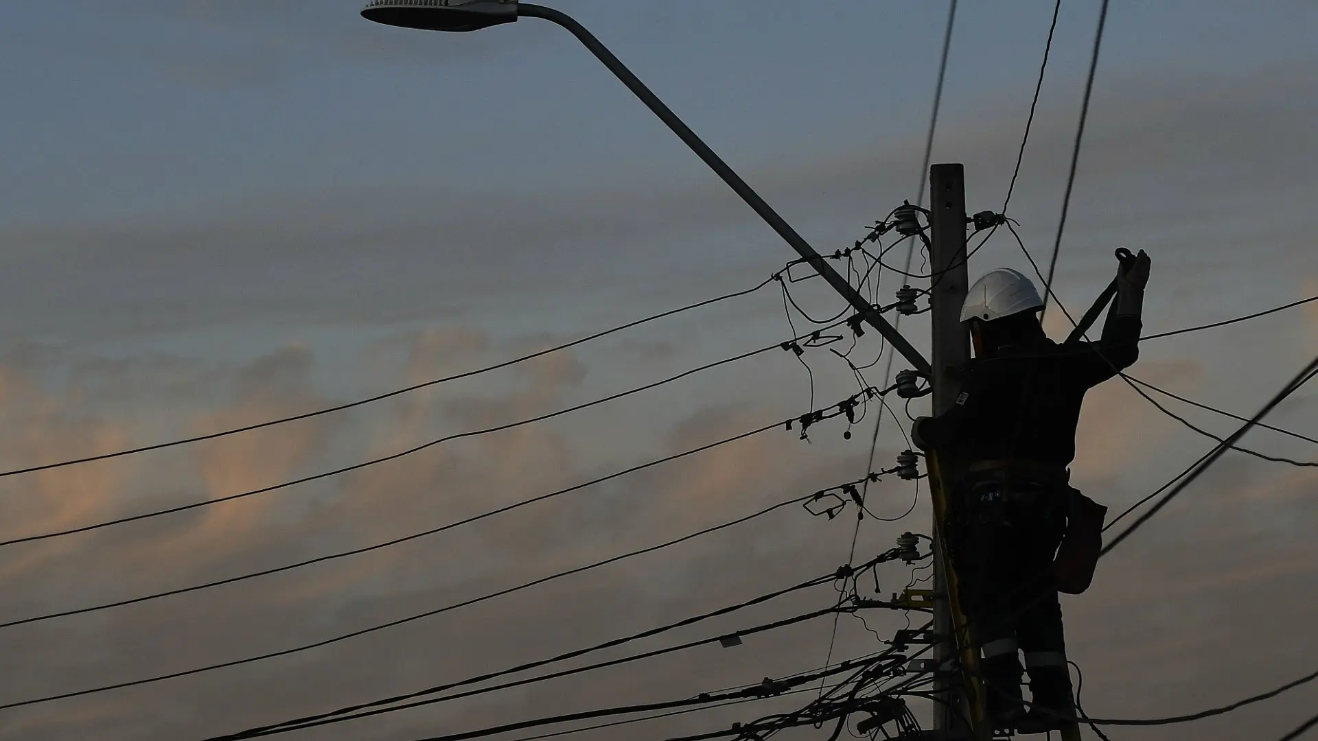 CGE refuerza acciones contra hurto de energía y robo de cables: Talcahuano concentra el 95% de los casos en Biobío