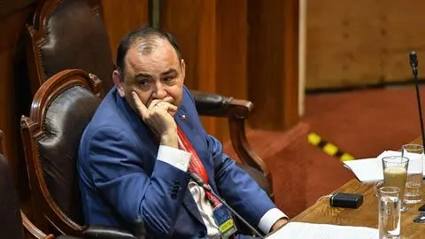 Aprueban acusación constitucional contra el Ministro de la Corte Antonio Ulloa por vinculaciones con caso Hermosilla