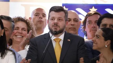 Kaiser reconoce derrota y confirma apoyo a Kast en segunda vuelta: “La alternativa es la señora Jara”