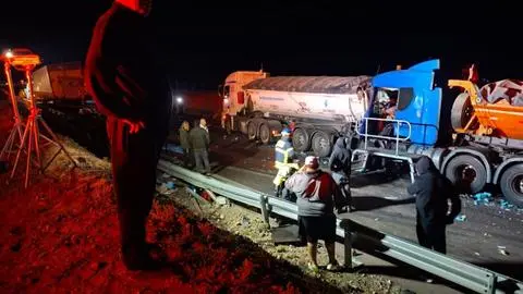 Dos personas fallecidas y dos heridas deja grave colisión múltiple de camiones en la Ruta 5 Norte a la altura de Vallenar