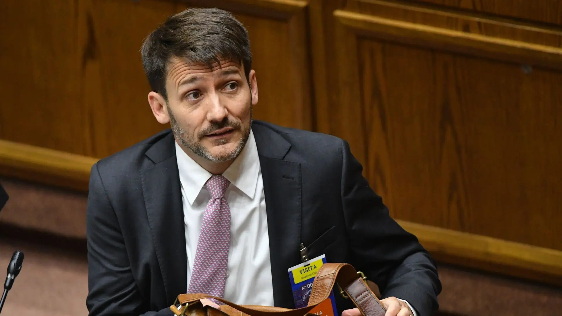 Senado rechaza acusación constitucional contra exministro de Energía Diego Pardow