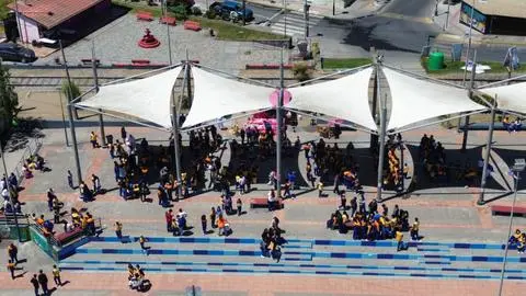 Cerca de 5 mil estudiantes evacuaron colegios de Penco por intenso olor a gas en el ambiente: Aún se desconoce su origen