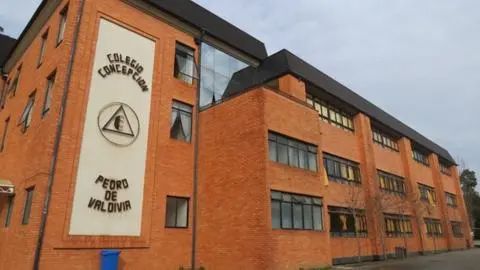 Estudiante resulta con quemaduras tras accidente durante experimento en Feria de Ciencias del Colegio Concepción de Pedro de Valdivia