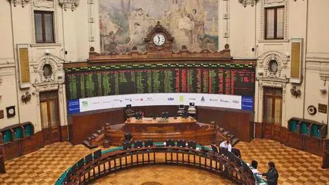 Histórico récord: Bolsa de Santiago rompe barrera de los 10.000 puntos por primera vez