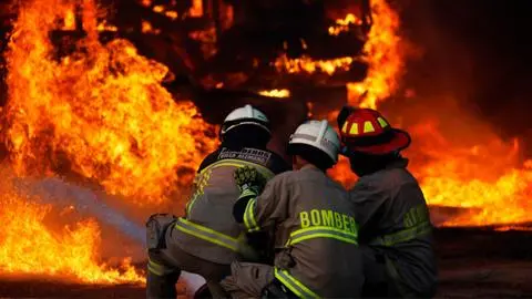 Decretan Alerta Roja en Melipilla por incendio forestal: Se activó mensajería de emergencia SAE