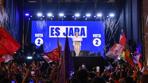“Cuando Chile se une, avanzamos”: Jeannette Jara cierra su campaña presidencial en Valparaíso