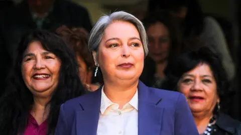 Jeannette Jara anuncia que podría “suspender o renunciar” a su militancia en el Partido Comunista si llega a La Moneda