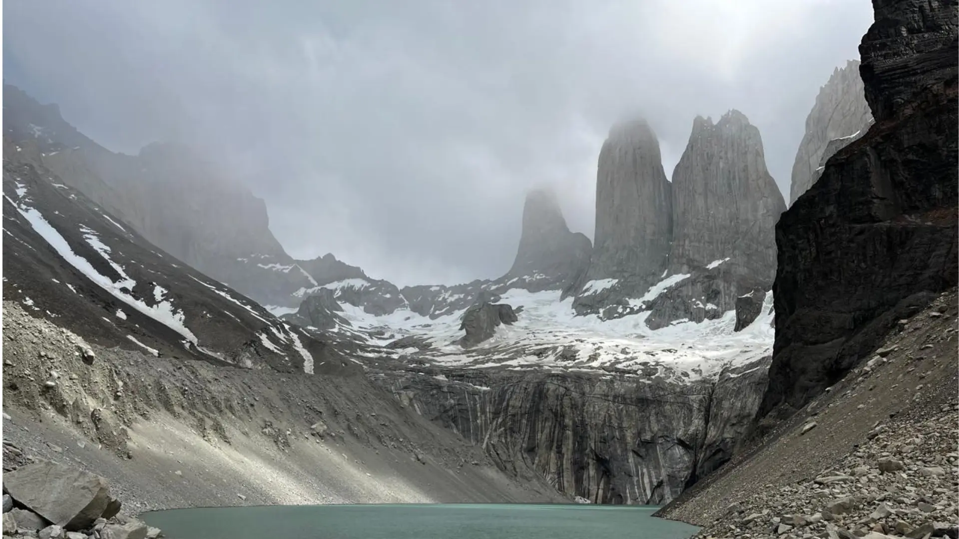 Boric y Fedetur lamentan tragedia en Torres del Paine y gremio apunta a fortalecer la gestión en parques nacionales