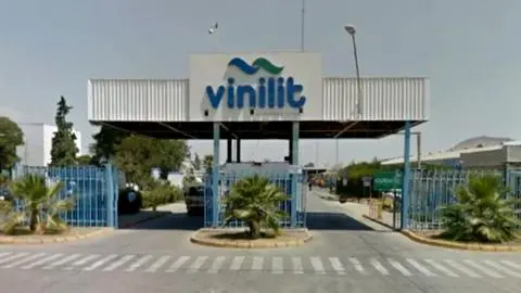Compañía multinacional de insumos para la construcción con casi 50 años de historia se va de Chile por las “complejas condiciones actuales en el país