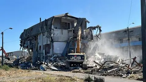 Desalojan los bloques de lata de San Pedro de la Paz: Tienen orden de demolición desde el 27F