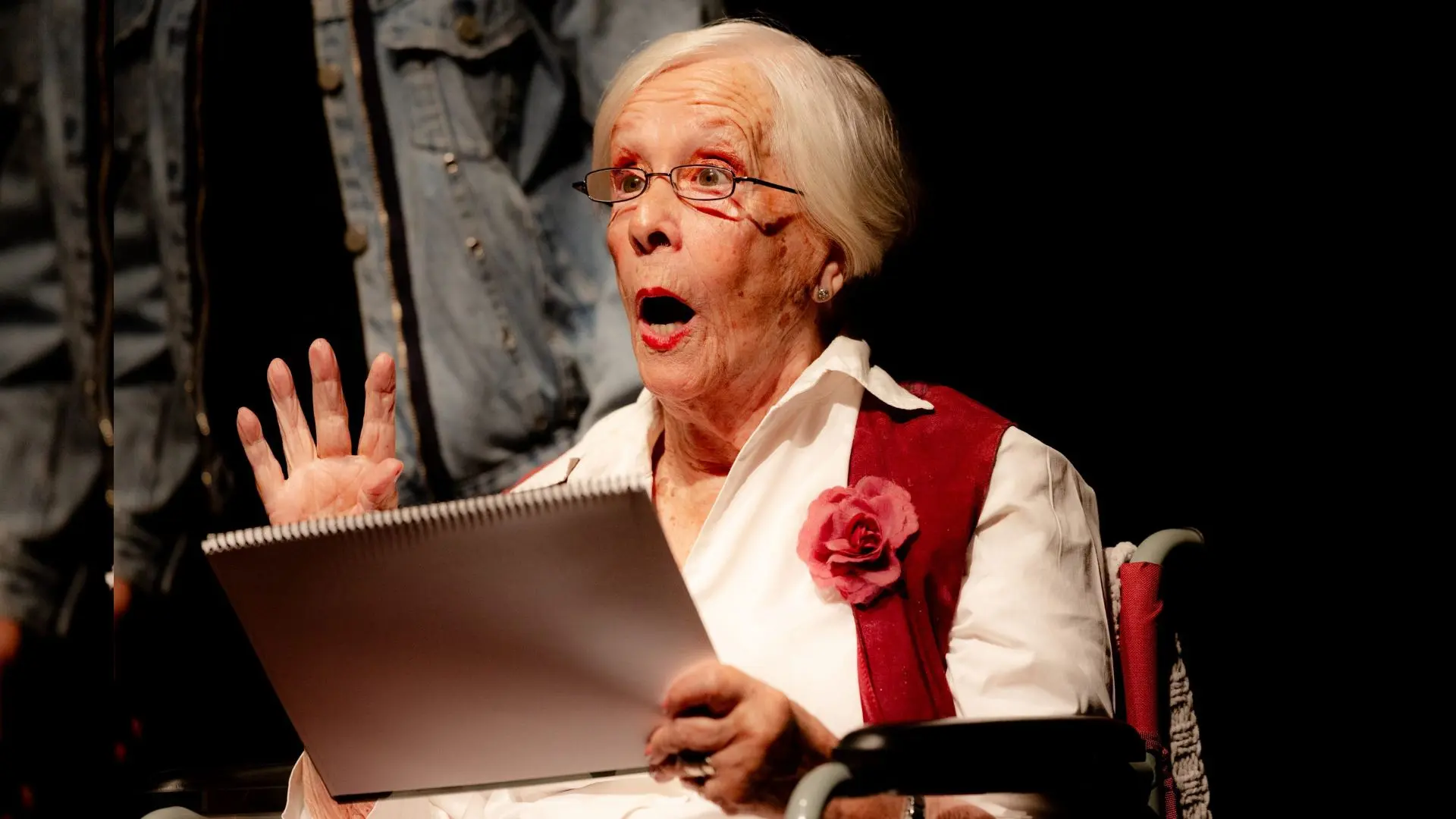 Delfina Guzmán ya no puede caminar a sus 97 años: “Eso le hace mucho daño”