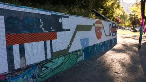 El mural perdido del Parque Ecuador busca voluntarios para recuperar sus mosaicos este sábado y domingo en Concepción
