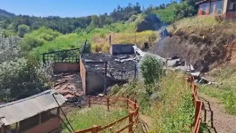 Nuevo ataque incendiario: queman tres cabañas en centro turístico de Angol