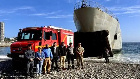 Comunidad de Juan Fernández celebra la llegada de su primer carro de Bomberos